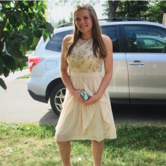 Le chateau grad dresses Clearance